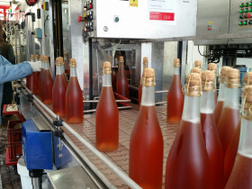 embouteillage_cidre_rose.jpg